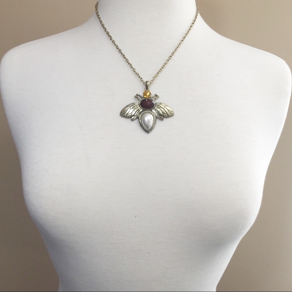 Bee Gold Pearl Vintage Look Necklace Earrings Set - Picture 3 of 3